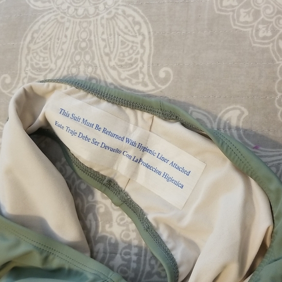 Swimsuit - Picture 3 of 4